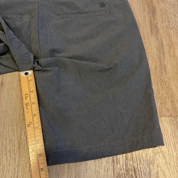 All In Motion - Flat Front Gray Golf Chino Shorts - Men’s Size 34 - Picture 9 of 11